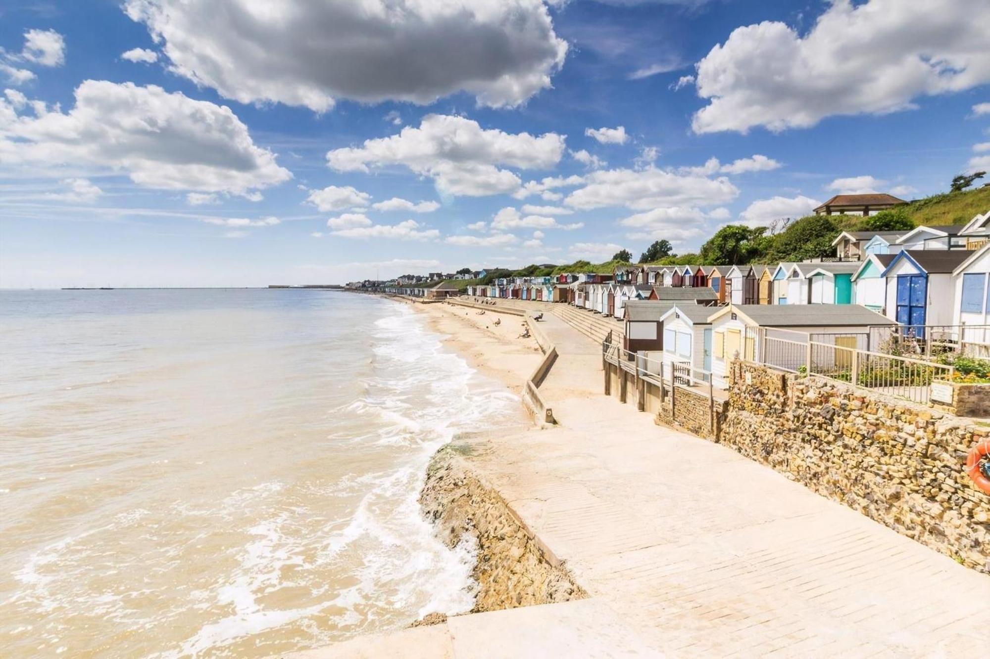 Great 6 Berth Caravan Nearby The Beach In Walton-On-The-Naze Ref 17181X Екстериор снимка
